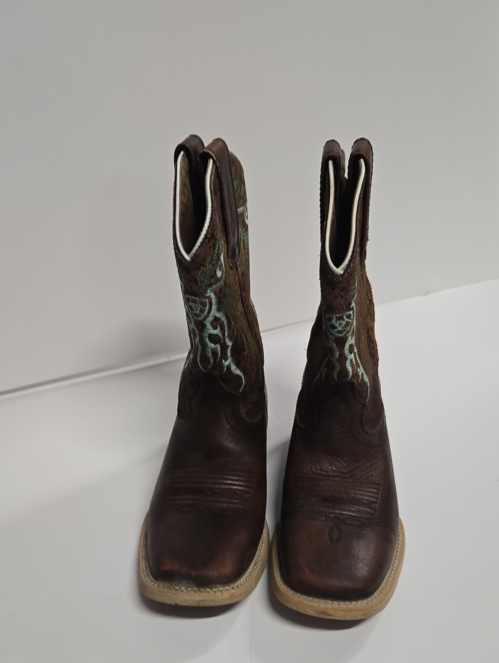 Ariat brown kidscowboy boots
